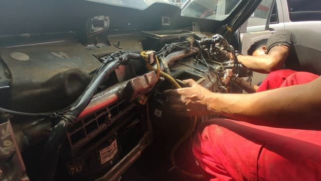 Mahindra Scorpio Dashboard open and fitting. #mahindra #mahindraworkshop смотреть онлайн