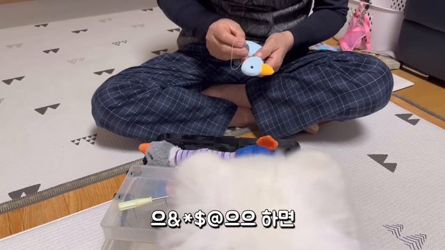 장난감 고쳐주는 아빠가 신기한 강아지 смотреть онлайн