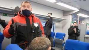 ТОЛПА КОНТРОЛЁРОВ - РЕВИЗОРОВ ПРЕСЛЕДУЕТ ЛЮДЕЙ НА УЛИЦЕ...