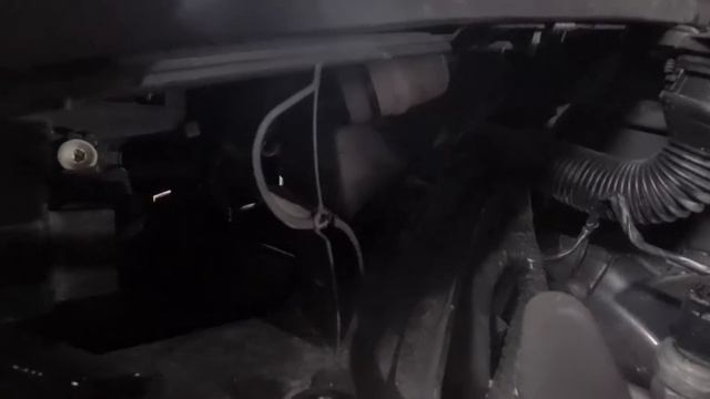 BMW e70 3.0d filtr i przekaźnik kompresora pneumatyki, Air compressor filter смотреть онлайн