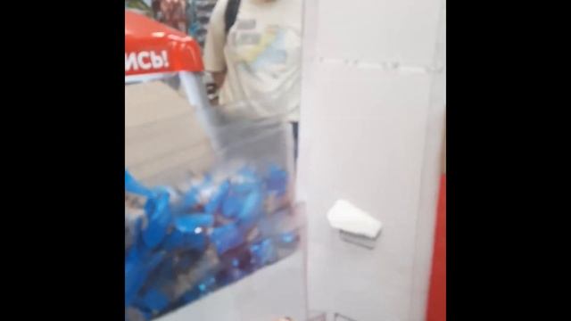 МАГНИТ. НА 200 000 РУБ. ИЗЪЯЛИ КОНФЕТ. ВЫРУБИЛИ СВЕТ.