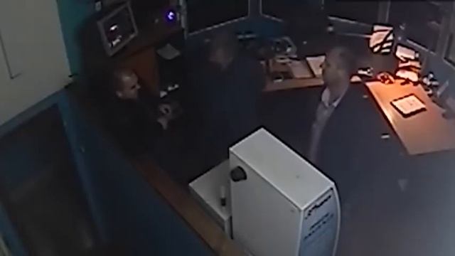 Здоровья хватило только на драку с полицейским! Адвокаты просят отпустить Ерусланова смотреть онлайн