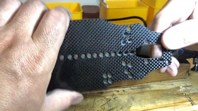 RCM Milling Carbon Fiber Chassis for Yokomo BD10 with Dremel 4000 and milling end bit смотреть онлайн