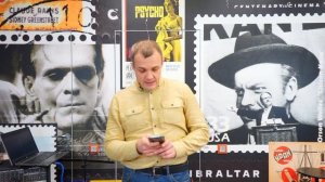 «Человек Маленький»  Роберт Рождественский . читает Валерий (Свят)