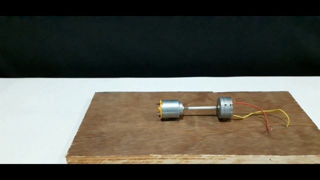 How to make mini 12 volt DC generator at Home | DC generator | MINI ENGINEER смотреть онлайн