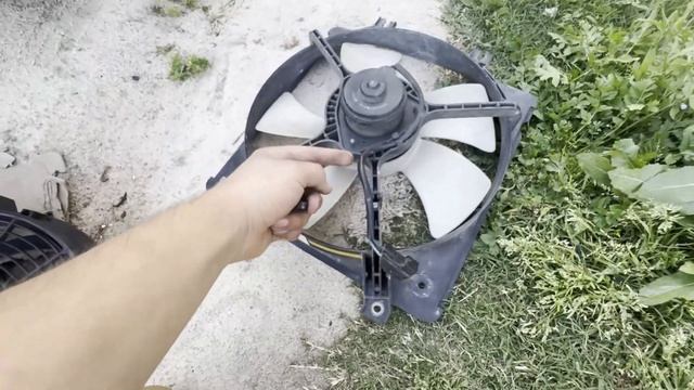 Radiator Fan replacement on a 1995 Mazda Miata mx5 NA смотреть онлайн