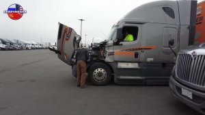 Дальнобой по США.  Долбанули грузовик !