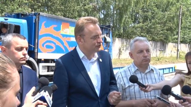 Сміття, яке везуть зі Львова, будуть зважувати на спеціальних установках смотреть онлайн