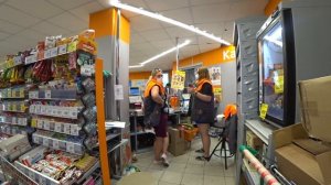 Бешеные хабалки и неадекватные сотрудники в Дикси!!!