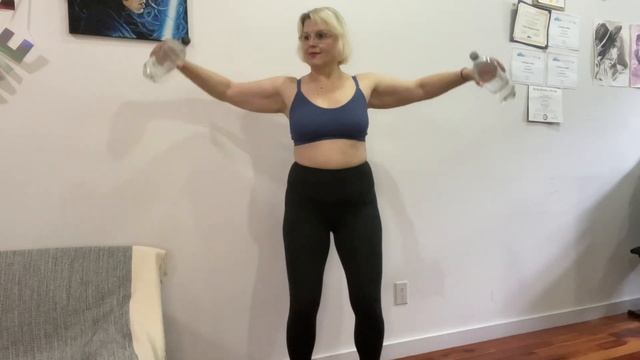 ✅РУКИ ГРУДЬ ✅УПРАЖНЕНИЯ С БУТЫЛКАМИ ДОМА ДЛЯ НАЧИНАЮЩИХ 💪Похудение #weightloss #usa #fitness