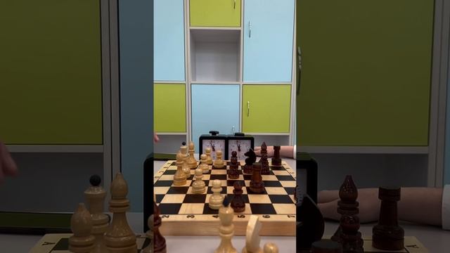 Новости «Шахматной столицы»: в Гимназии №1 продолжаются турниры по быстрым шахматам! смотреть онлайн