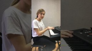 Распеваемся  на слоги:  ма , мэ , ми , мо , му.