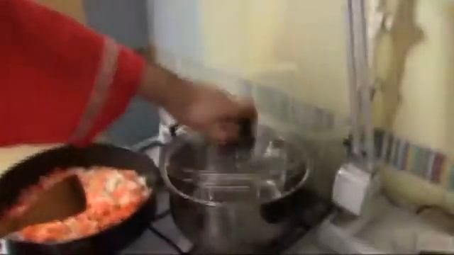 На кухне у Василия и Василисы смотреть онлайн