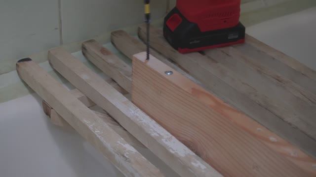 Отвёртка DEKO - закручивание больших саморезов смотреть онлайн