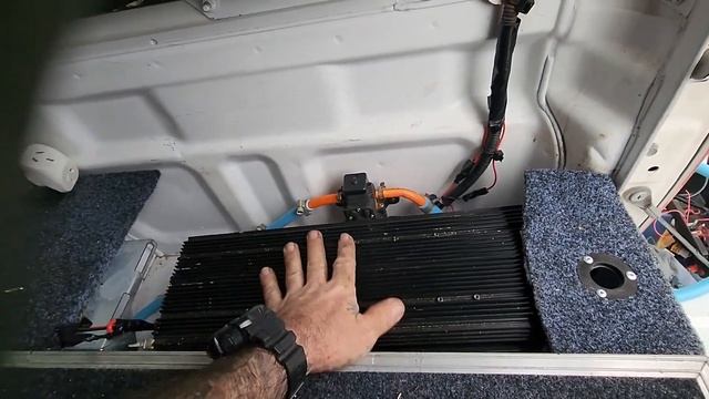 Project Hilux Build Video 9: 80L Water Storage and Pump, ARB Compressor and 2500w Invertor Install смотреть онлайн