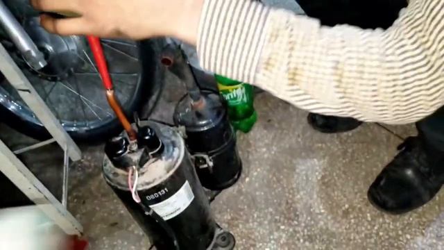 How to fill exact quantity of oil in 1.5 Ton rotary compressor (Urdu/Hindi) смотреть онлайн