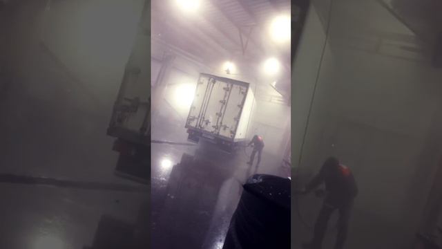 Мойка #christmas #блог #гараж #грузовик #грузовыеавтомобили #грузоперевозки #дальнобой #красноярск смотреть онлайн