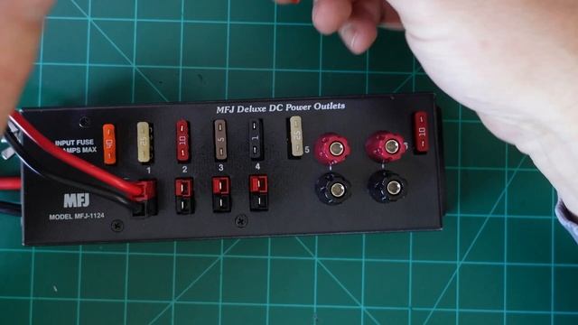 MFJ 1124 - Power Distribution Panel - Overview and Teardown смотреть онлайн