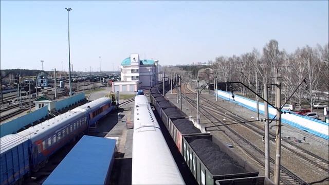 ВЛ10-1460 с приветливым машинистом, ВЛ10-553 и ТЭМ7А-0484, ст. Инская смотреть онлайн