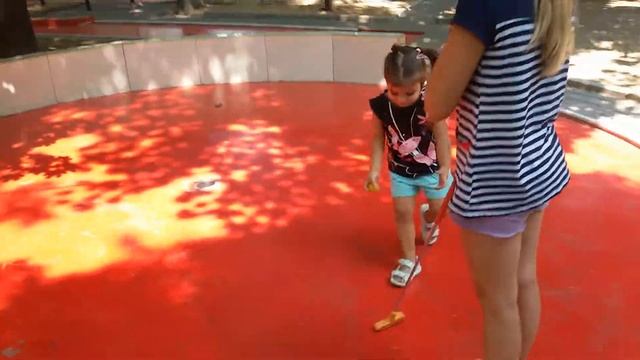 Супер Мини-гольф! ))))в парке им.Горького.Одесса!. смотреть онлайн