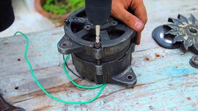 I Turn Car alternator Motor Convert Into 240V Dynamo generator at home смотреть онлайн