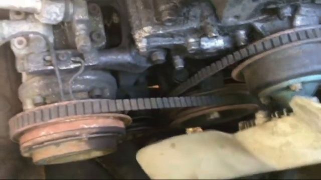 '85 Toyota Pickup- Alternator & A/C Belt Replacement 1979-1995 22r Engine смотреть онлайн