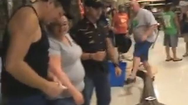 Terral Evans & Gary Saurage at Academy Store in Beaumont Texas смотреть онлайн