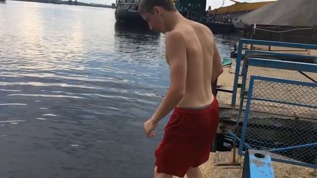 Больные ублюдки снимают VLOG №2 (ПЛЯЖ!!!!) смотреть онлайн