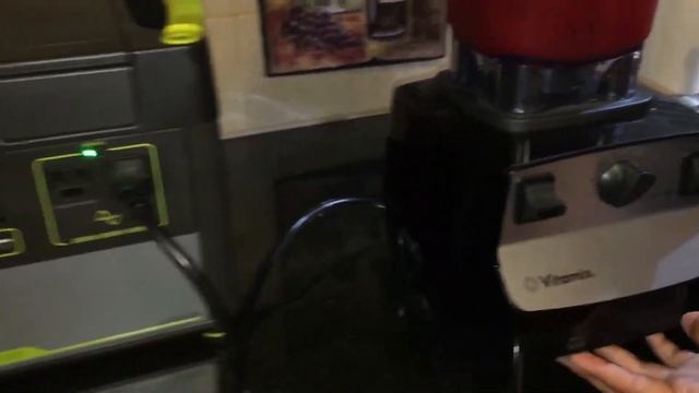 Goal Zero Yeti 1000 Lithium attempt to run Vitamix 5200 смотреть онлайн