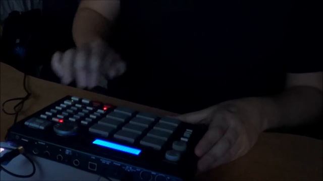 MPC500 IN THE LAB BEATMAKING SESSION (DKSTBEATS - SOUL GENERATOR) смотреть онлайн