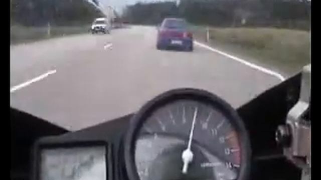 Yamaha R1......TURBO смотреть онлайн