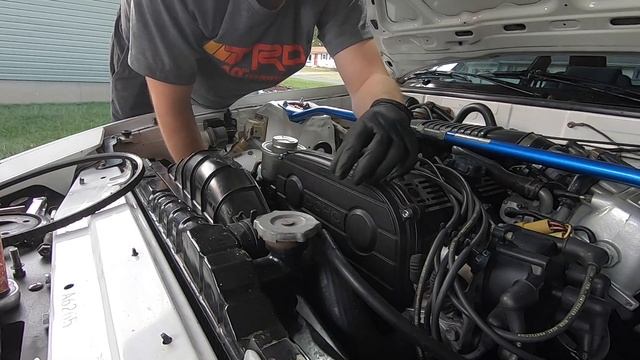 How to change an alternator X 1985 Toyota Celica Supra смотреть онлайн