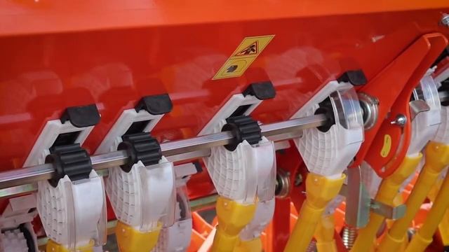 Зерновая сеялка SZF от завода Favorit смотреть онлайн