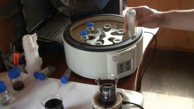 Осветление темного дизельного топлива./ Осветление СМТ. Dark diesel treatment. смотреть онлайн