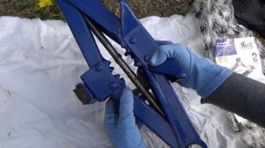 LADA Vestа. Замена штатного игрушечного домкрата / Место для домкарата на Ладе Весте.