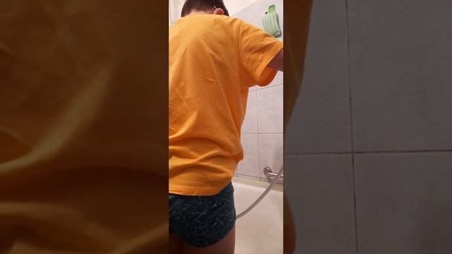 показывал как я чищу ванну и песни От меня от Жени смотреть онлайн