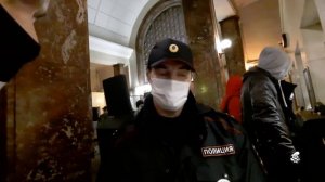 Поставил ментов на место / Неумный прапор и перчаточный треш в Московском метрополитене!!!