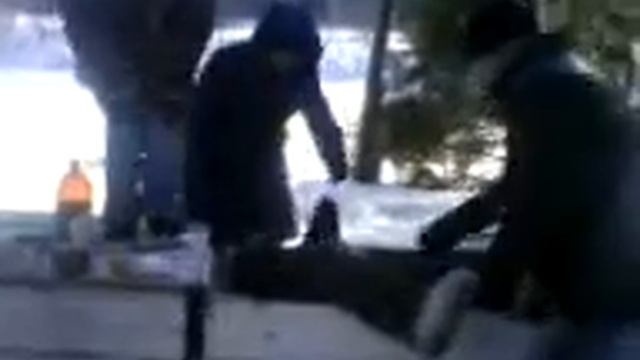 падение в мусорку смотреть онлайн