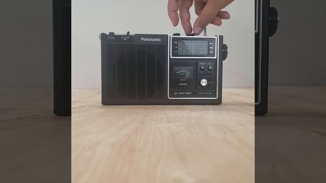Panasonic RF-1060 3 Band Portable Radio смотреть онлайн