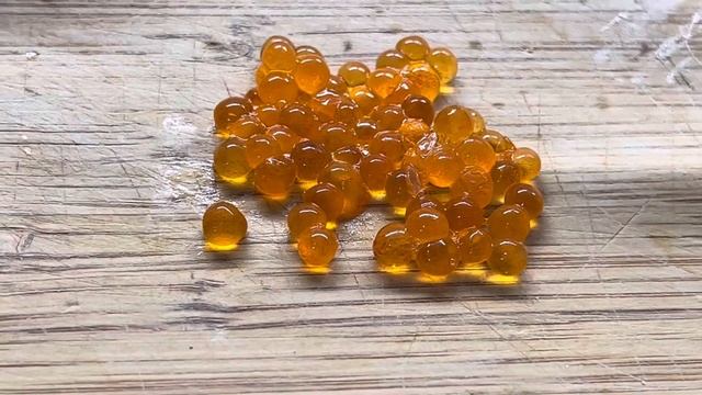 Сравнение оригинальной икры и имитации. Народный способ проверки икры смотреть онлайн