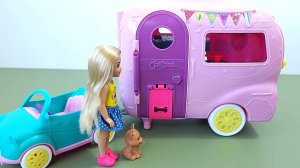 Мультики для малышей. Развивающие игрушки. Набор Barbie Фургон Челси
