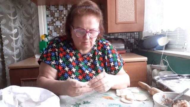 Пельмени и другое / разговор на кухне / живу в деревне/куховарю #пельмени #разговорнакухне #куховар смотреть онлайн