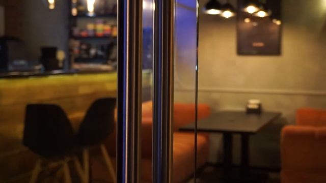 Цельностеклянная перегородка для ресторана. смотреть онлайн