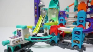 Развивающие детские игрушки. Гонка шариков. Конструктор ЛЕГО Дупло