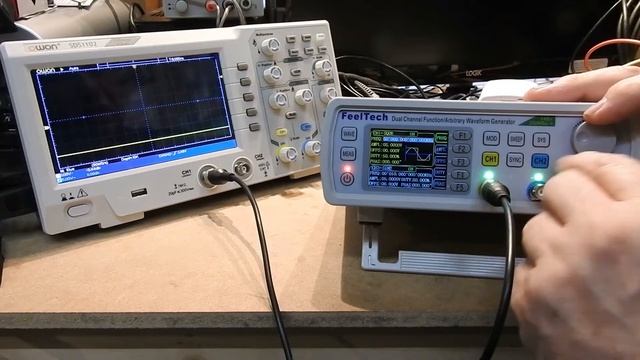 FeelTech Dual Channel Function/Arbitrary Waveform Generator смотреть онлайн