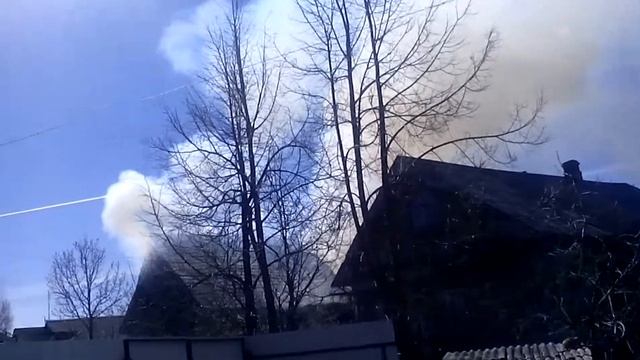 В Угличе сгорел дом смотреть онлайн