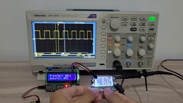Medidor de Frequência e Duty do sinal PWM usando Arduino. смотреть онлайн