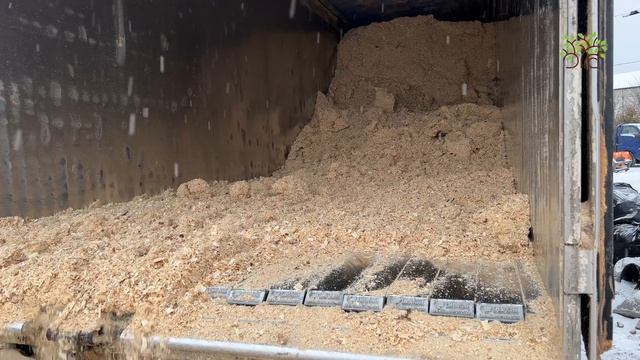 Щеповоз привез опилки в Егорьевский питомник Никитенко Александра смотреть онлайн