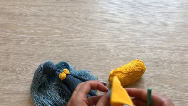 ПЛЕД ИЗ ОСТАТКОВ ПРЯЖИ/ вяжу куклу, показываю эскизы смотреть онлайн