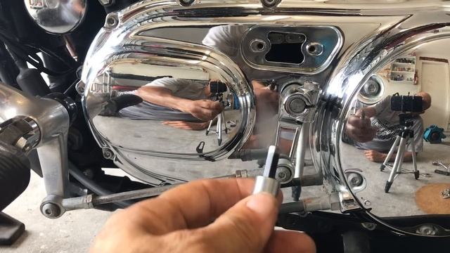 Harley Davidson Sportster Primary Oil Change смотреть онлайн